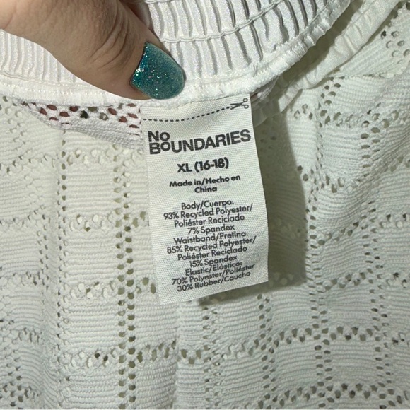 NO BOUNDARIES Crochet Swim Coverup Shorts Vivid White - Picture 8 of 9